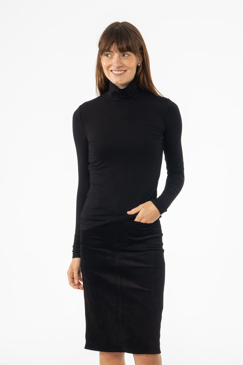 Black Solid Turtleneck Top
