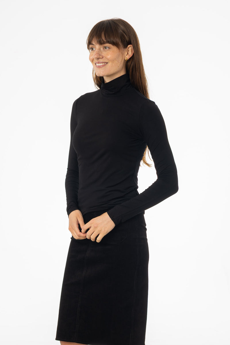 Black Solid Turtleneck Top