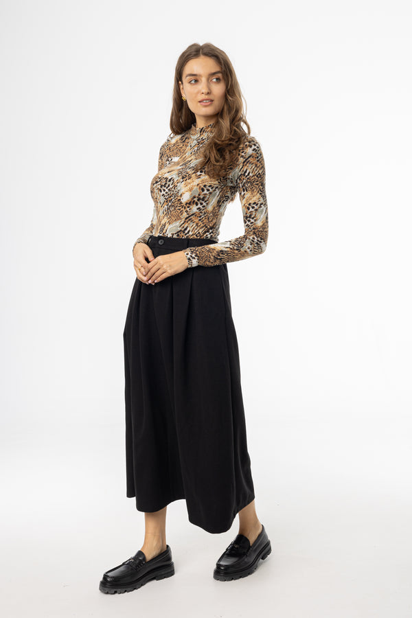 Black Front Pleated Flared Skirt