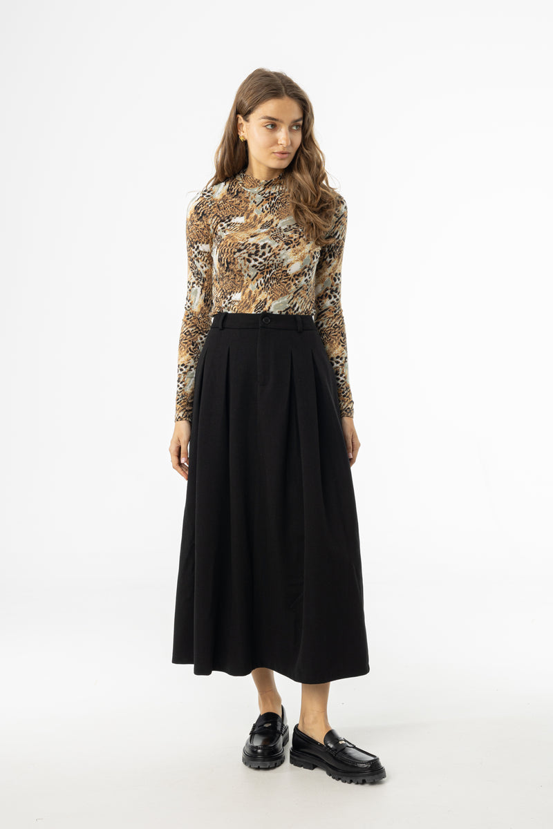 Black Front Pleated Flared Skirt