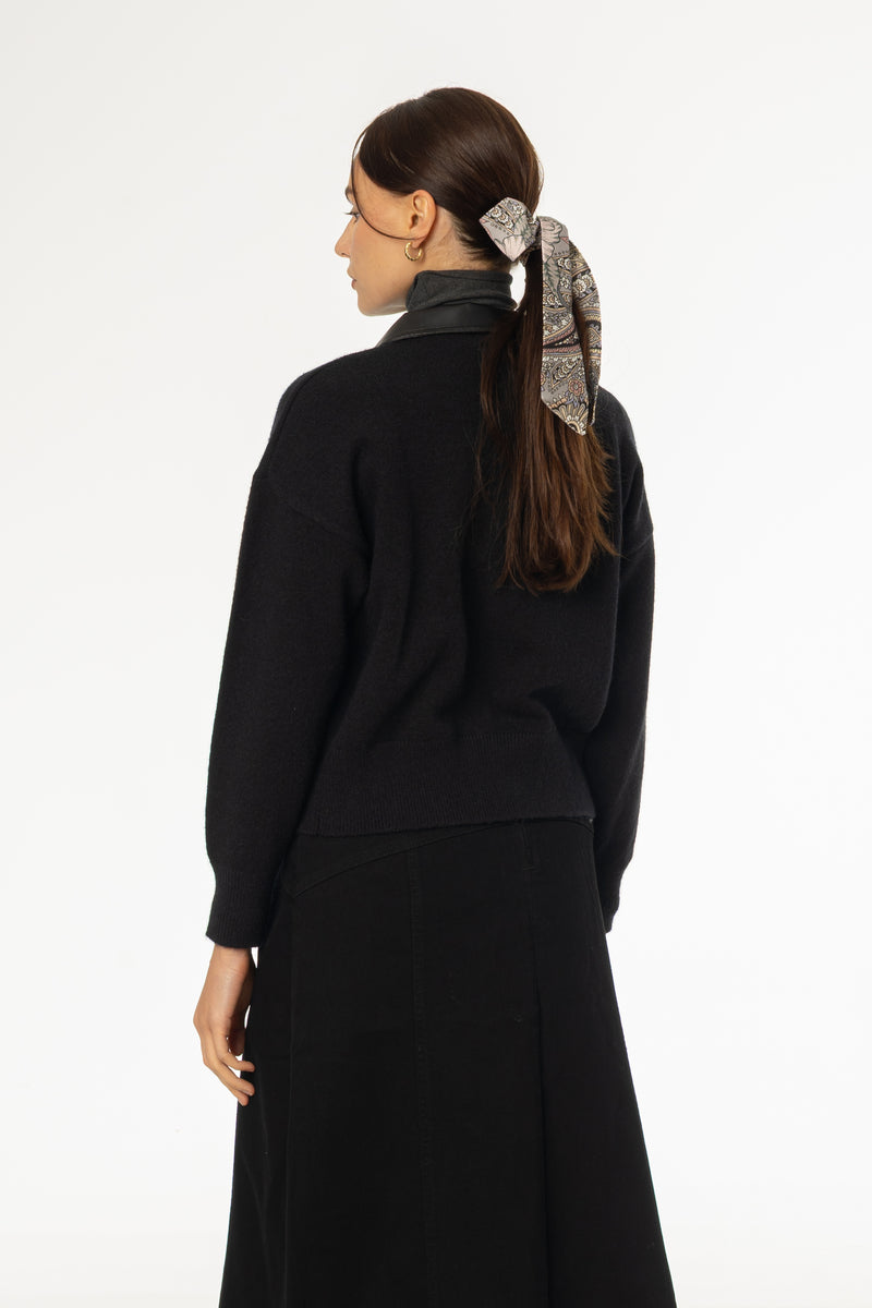 Black Contrast Collar Zipper Sweater