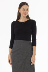 Black Ribbed Round Neck 3/4 Sleeve T-Shirt