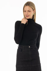 Black Solid Turtleneck Top