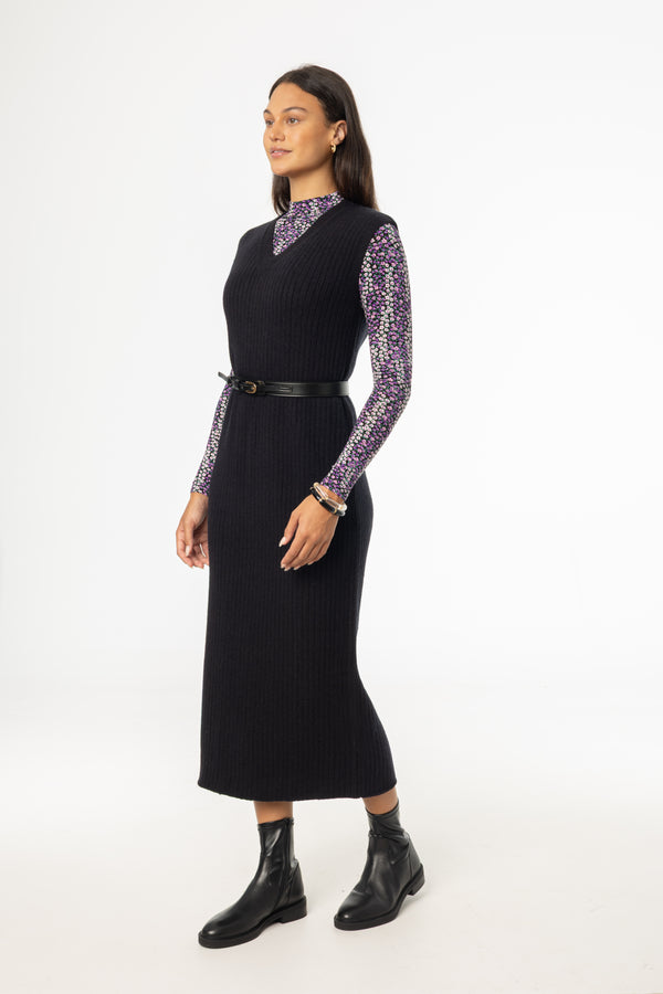 Black V Neck Knit Maxi Dress