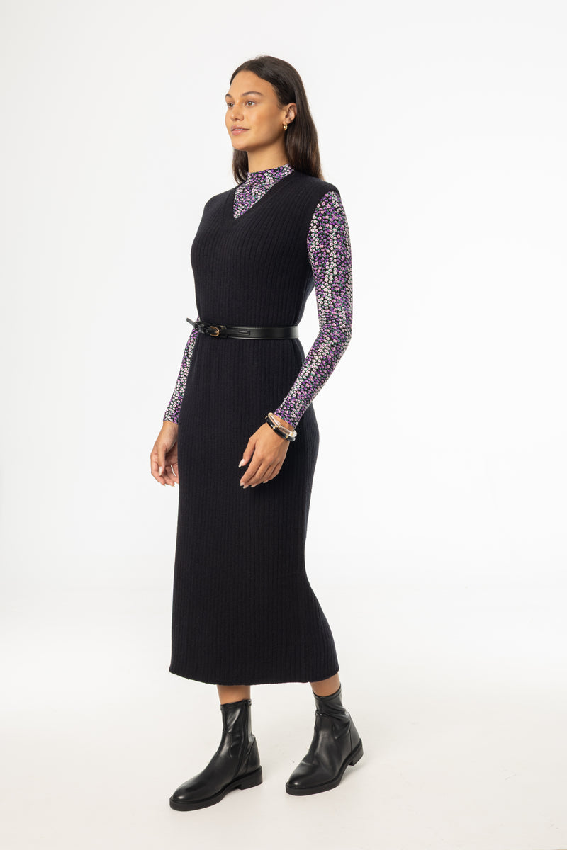 Black V Neck Knit Maxi Dress