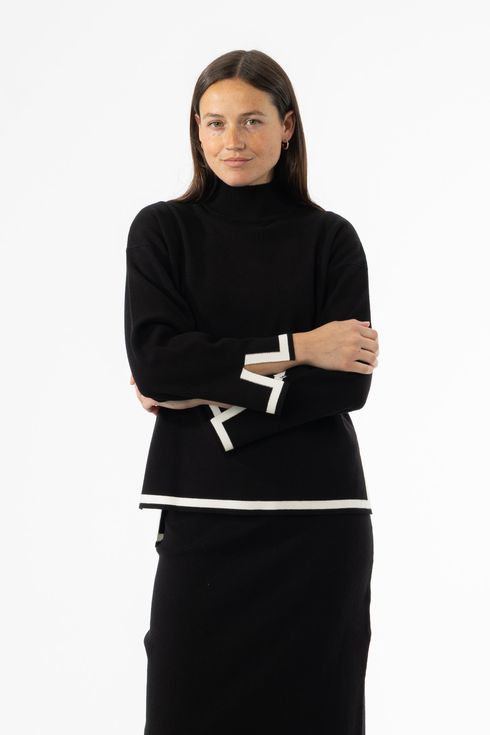 Black Contrast Trim Knit Sweater – BLANK