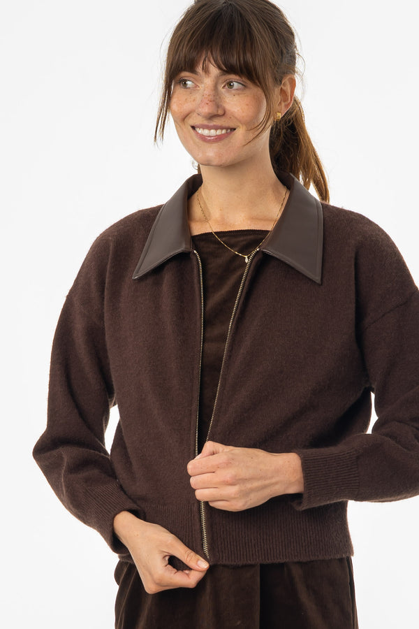Brown Contrast Collar Zipper Sweater