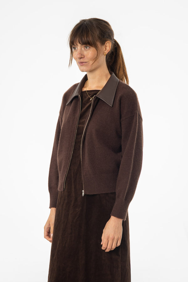 Brown Contrast Collar Zipper Sweater