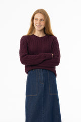 Burgundy cable knit sweater with round neckline