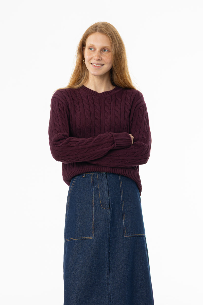 Burgundy cable knit sweater with round neckline