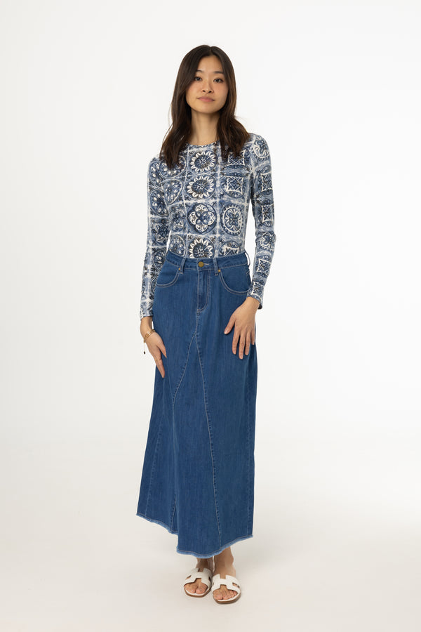 Dark Wash Frayed Edge Denim Skirt