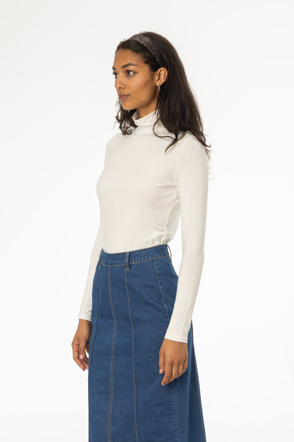White Solid Turtleneck Top
